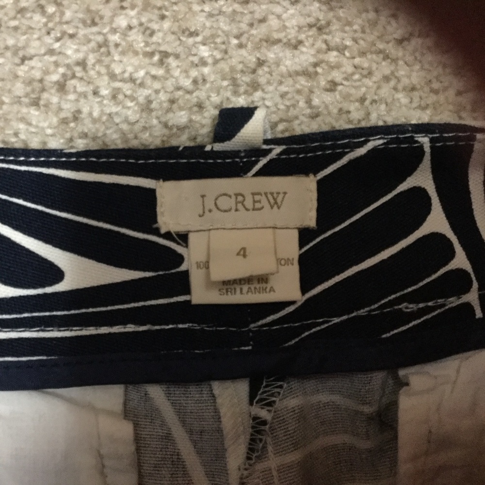 Shorts - Picture 3 of 4